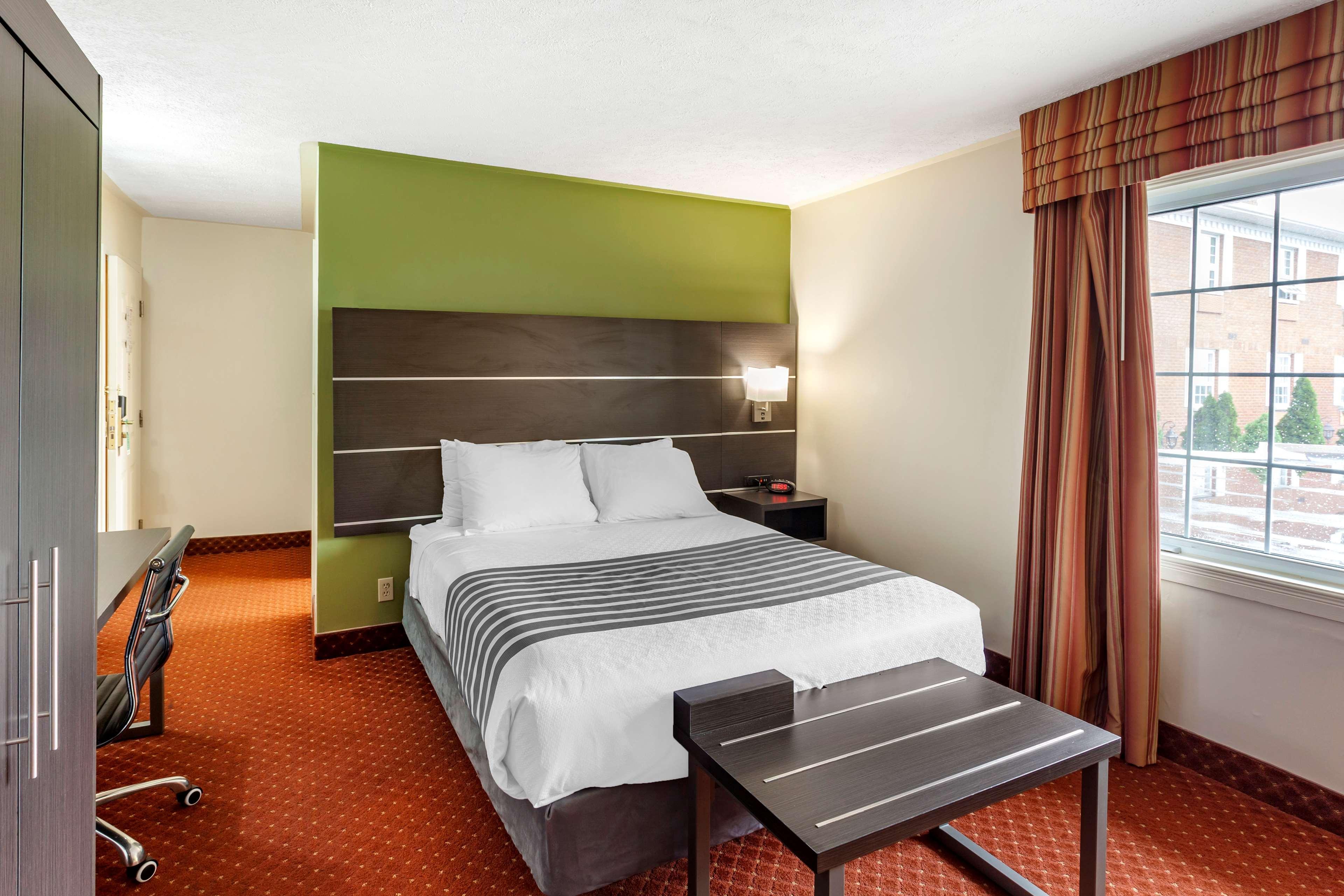 Surestay Plus Hotel By Best Western Kincardine Esterno foto